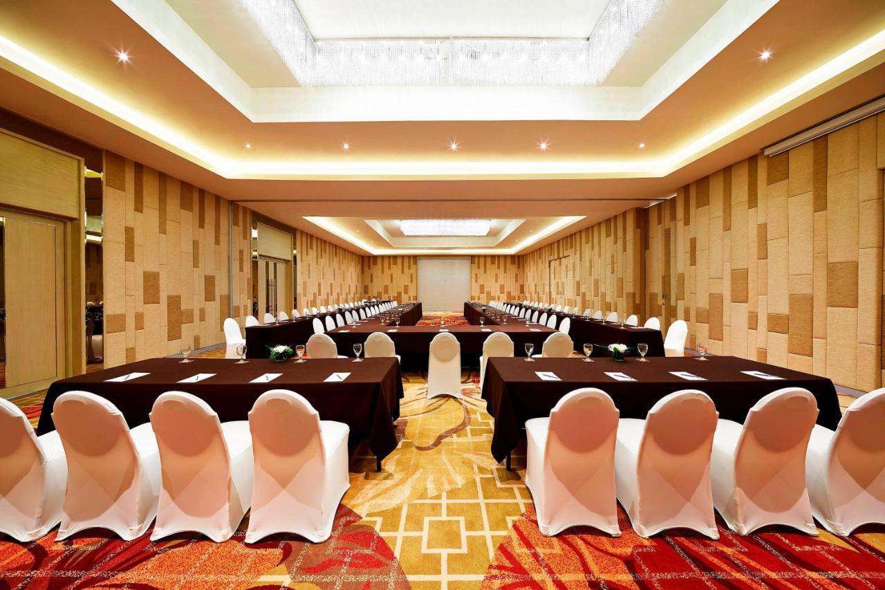 Sheraton Bandung Hotel & Towers Esterno foto