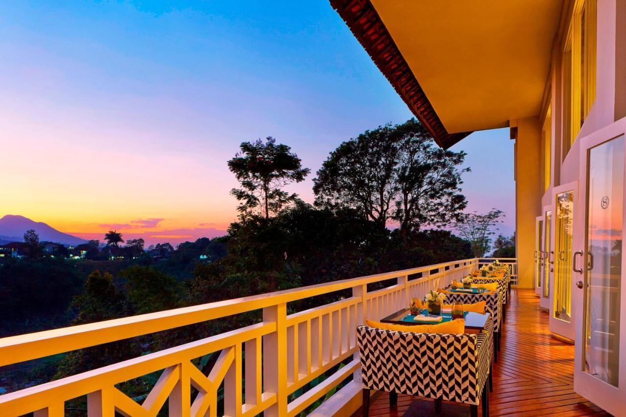 Sheraton Bandung Hotel & Towers Esterno foto