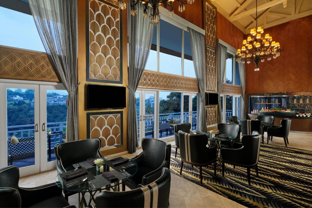 Sheraton Bandung Hotel & Towers Esterno foto
