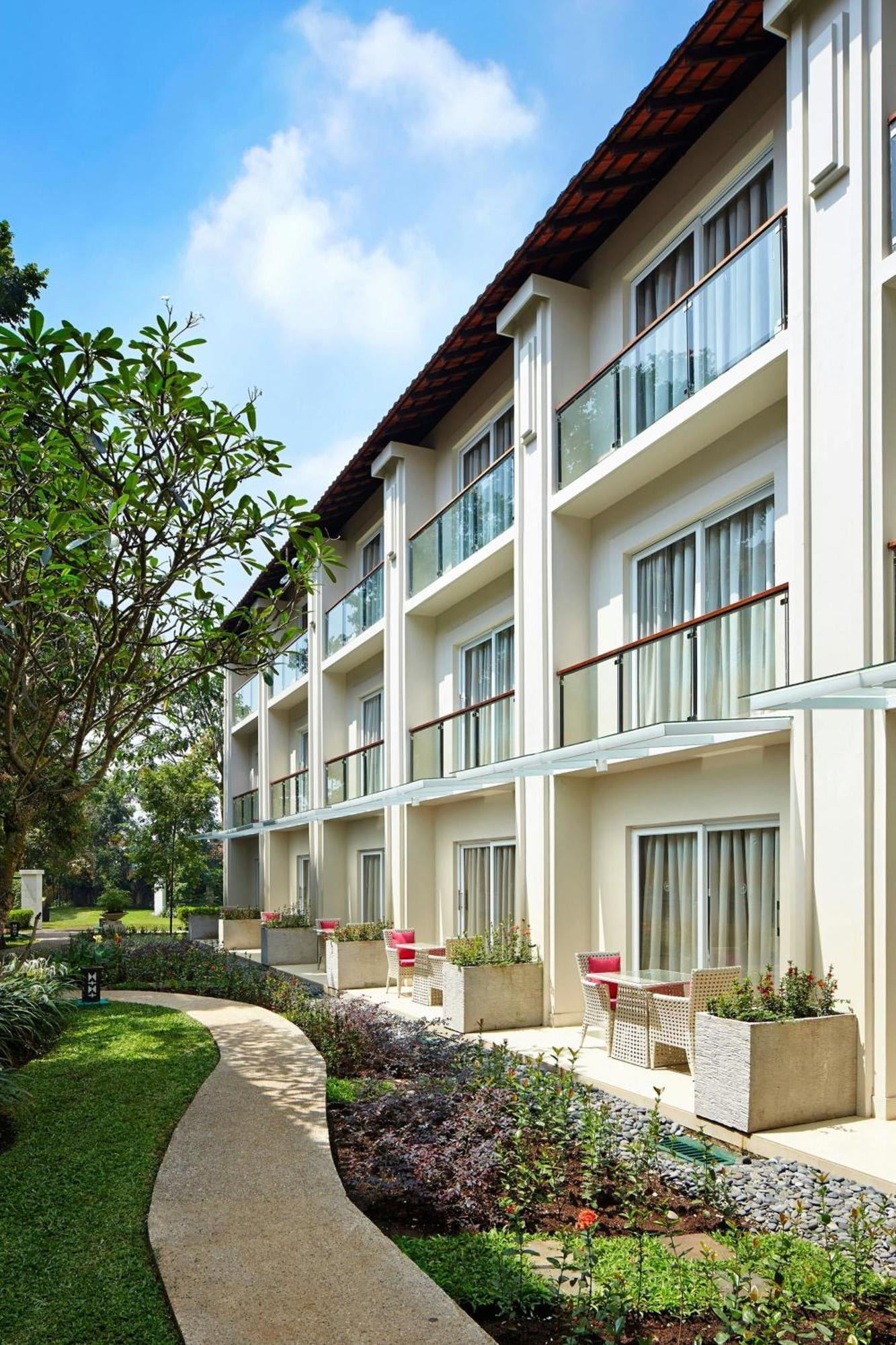 Sheraton Bandung Hotel & Towers Esterno foto