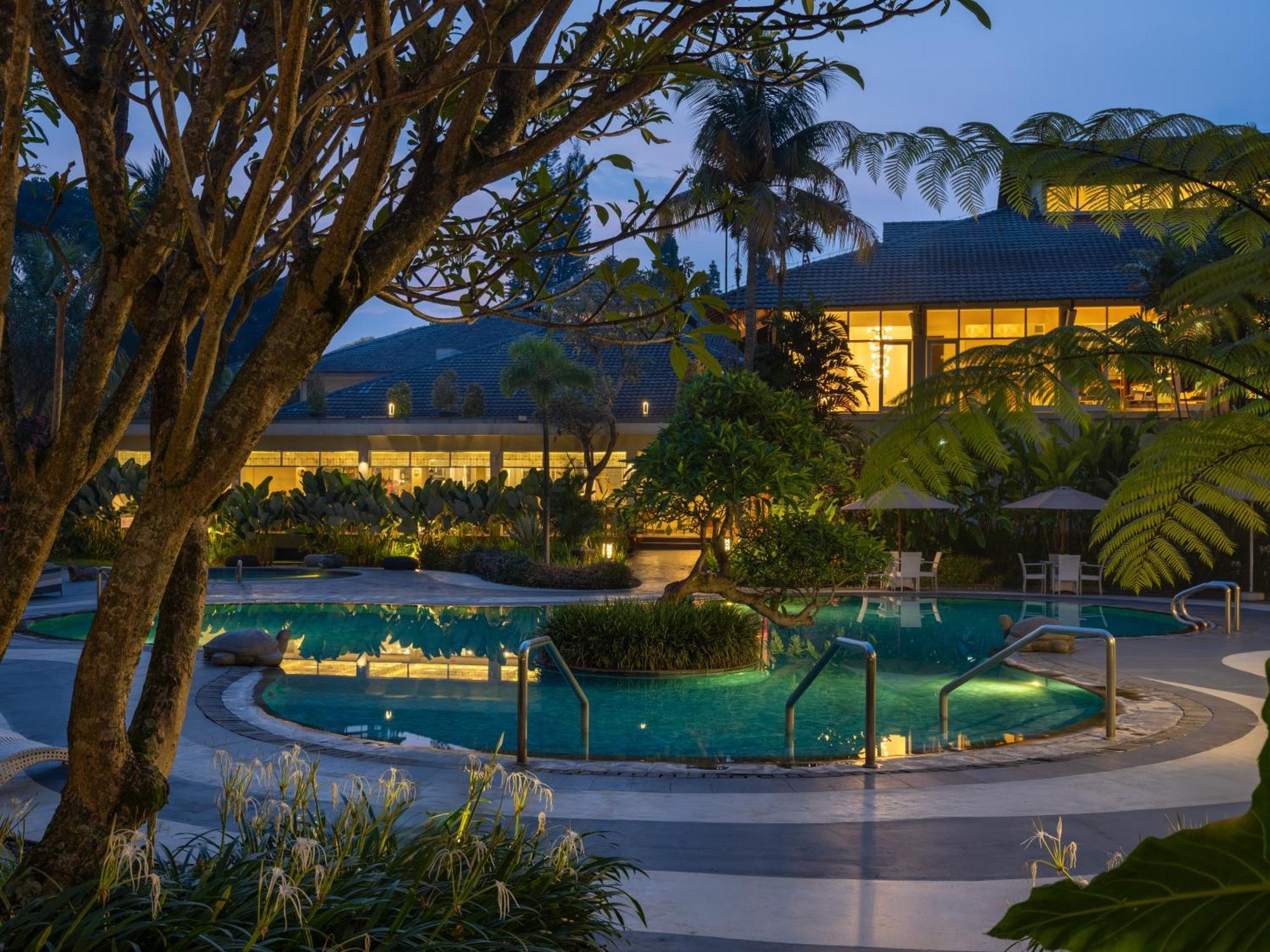 Sheraton Bandung Hotel & Towers Esterno foto