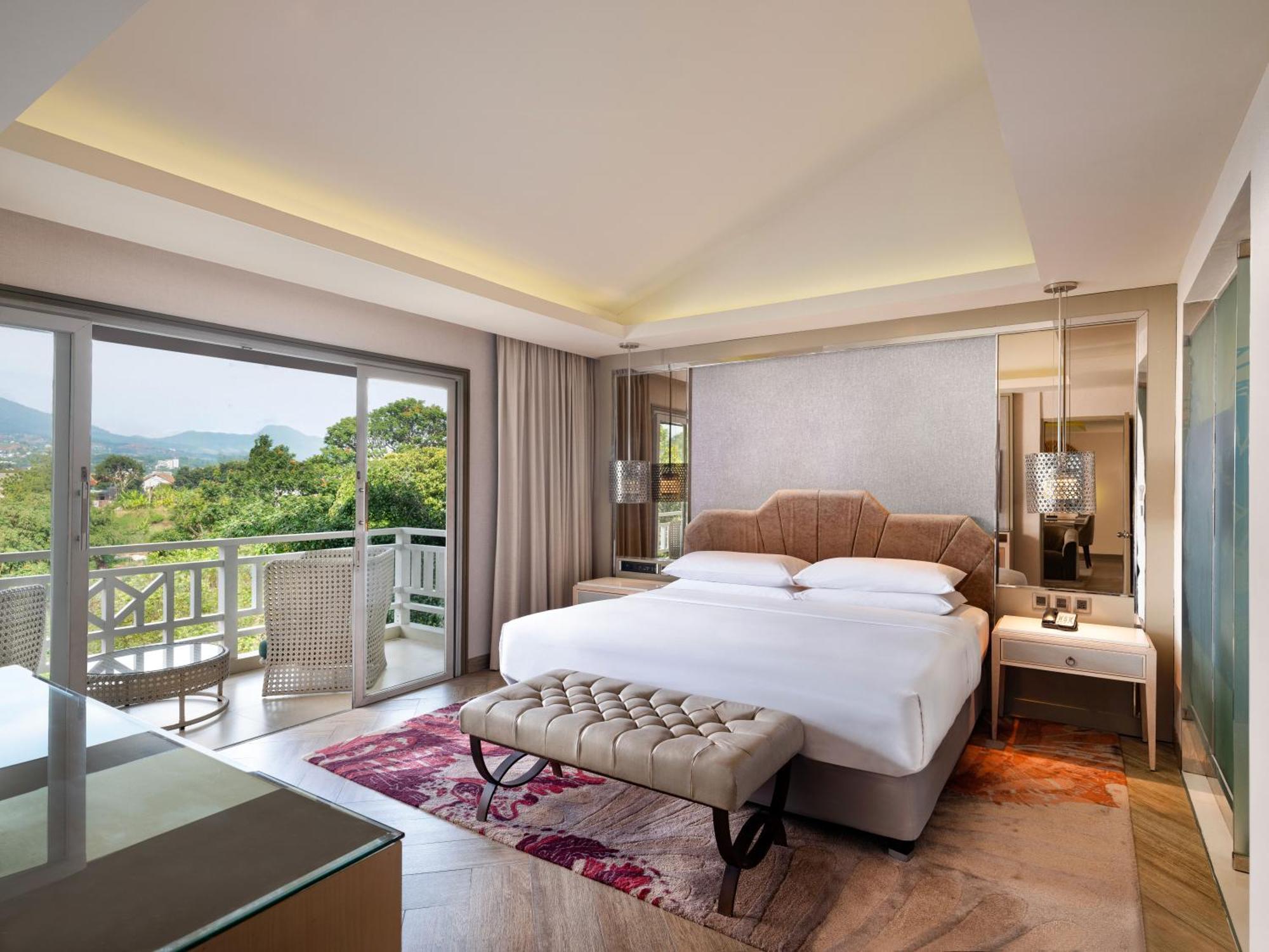 Sheraton Bandung Hotel & Towers Esterno foto
